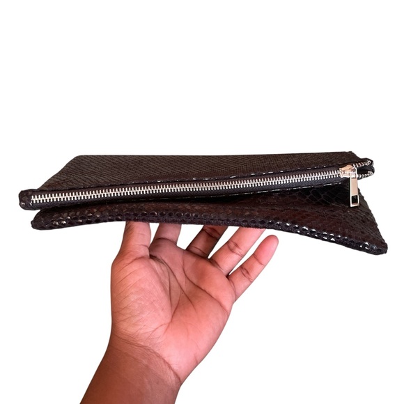 ASOS design asymmetrical snake clutch - Picture 7 of 7